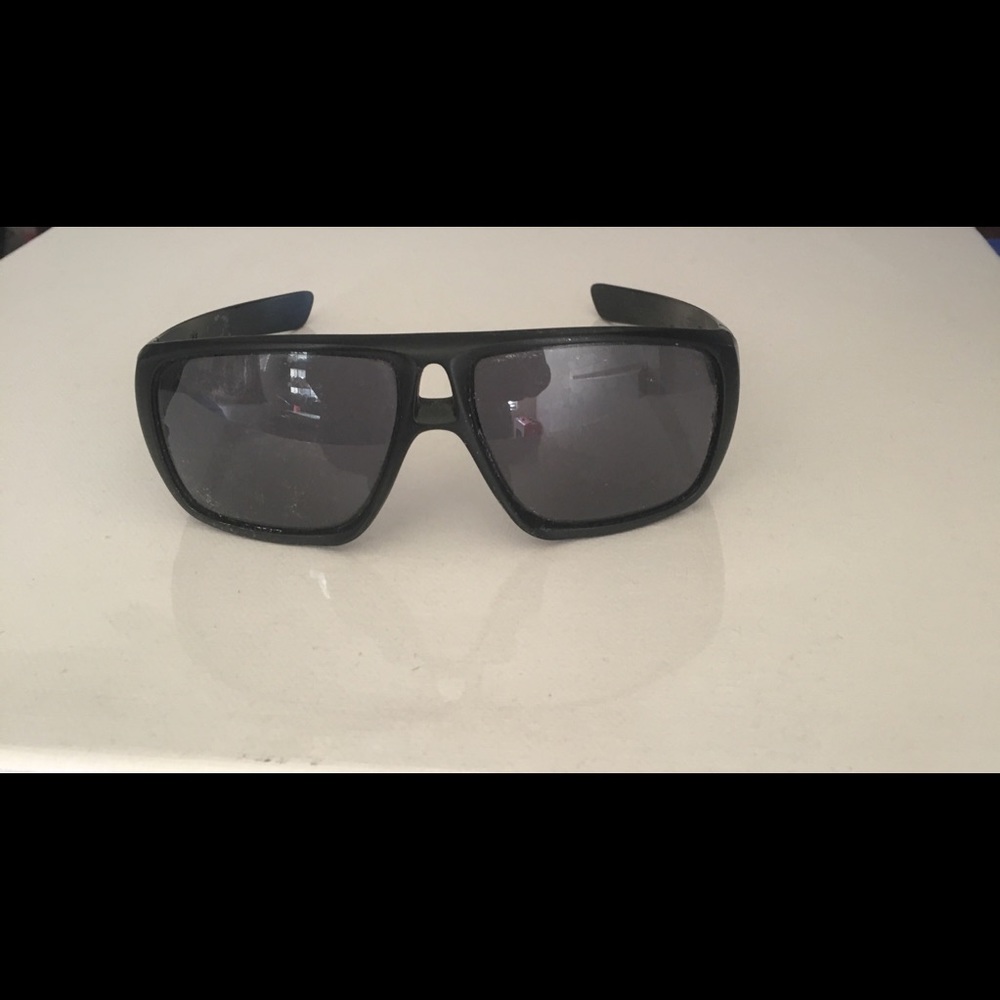 Black Oakley Dispatch